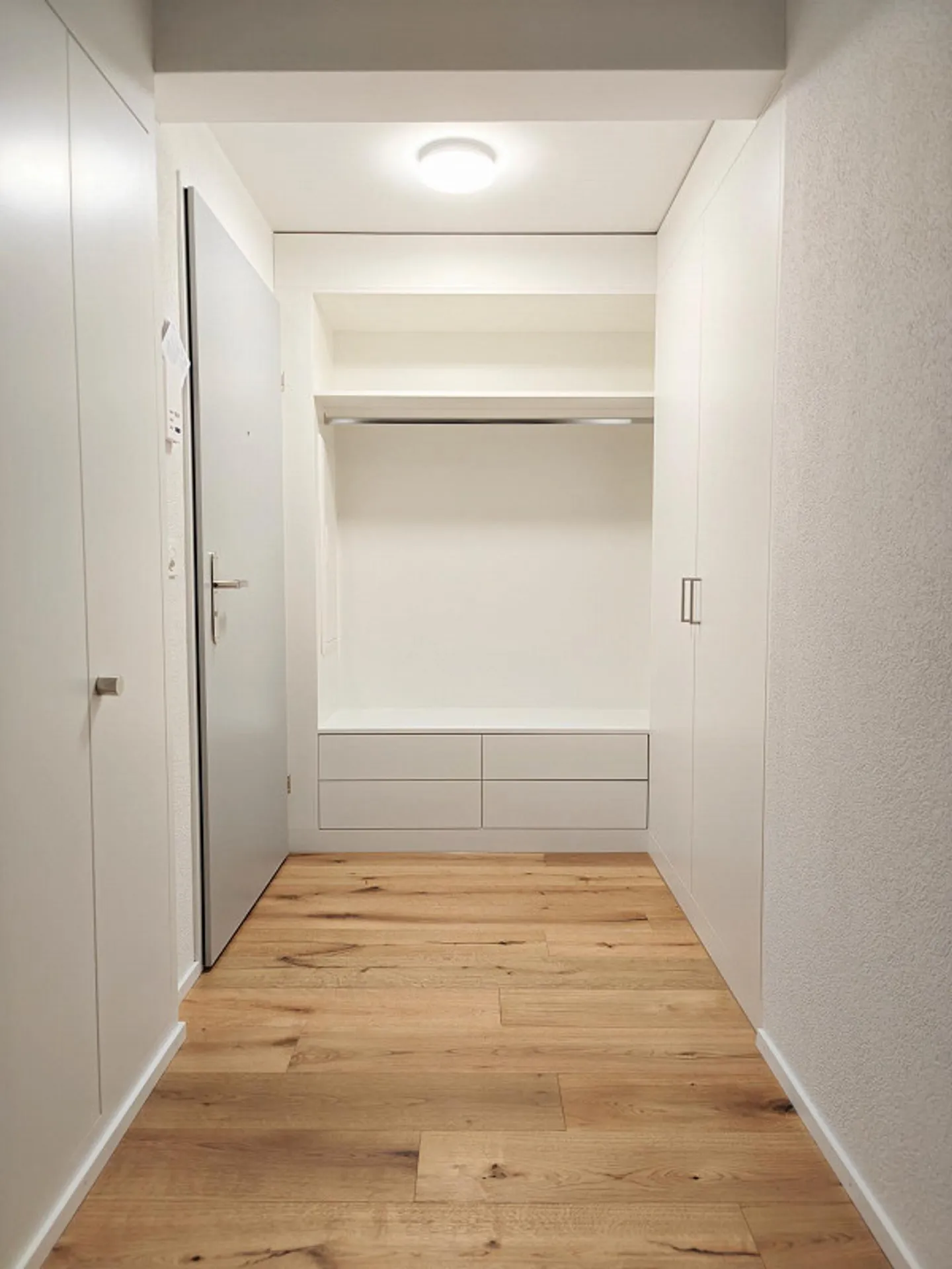 Erstbezug an zentraler Lage - Moderne 3.5-Zimmerwohnung beim Bhf. Egg - Foto 3 von 8