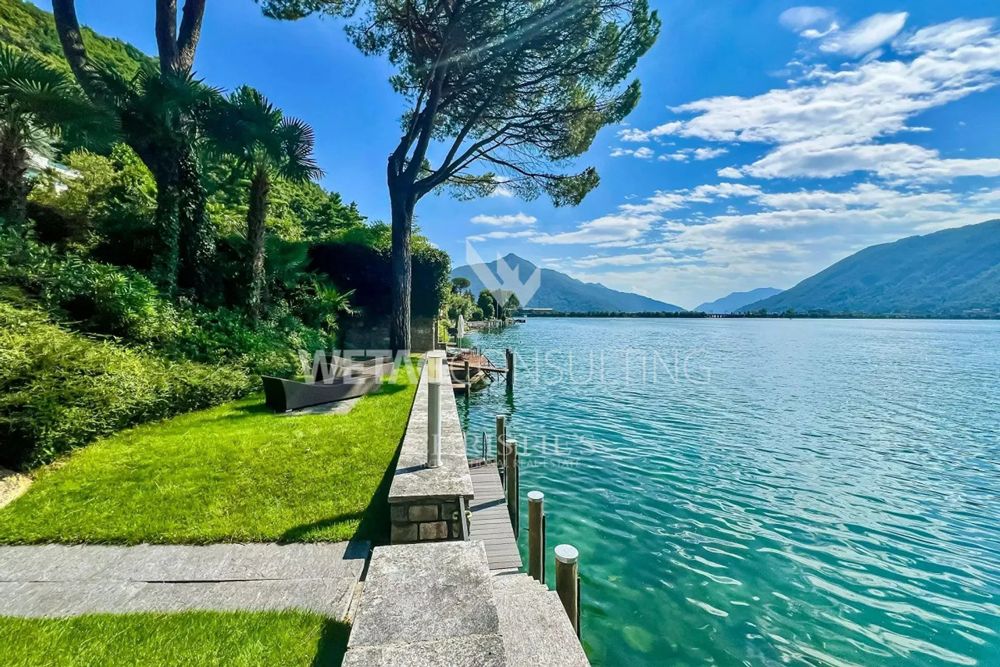 Direttamente sull'acqua a Lugano-Bissone: appartamento moderno in vendita - Foto 2 di 12