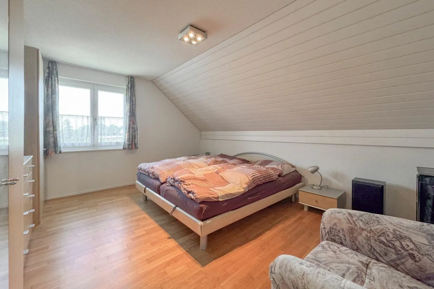 Générosité et légèreté lumineuse : Maisonette en penthouse en bordure de ville - Photo 6 sur 14