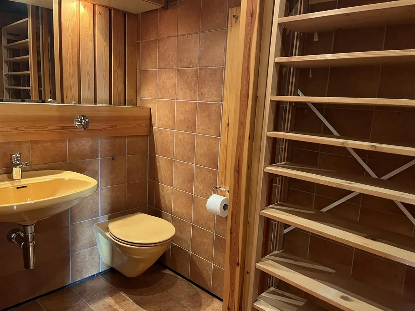 Paradiso verde con bungalow sulla pendenza soleggiata a Schleitheim in vendita... - Foto 9 di 20