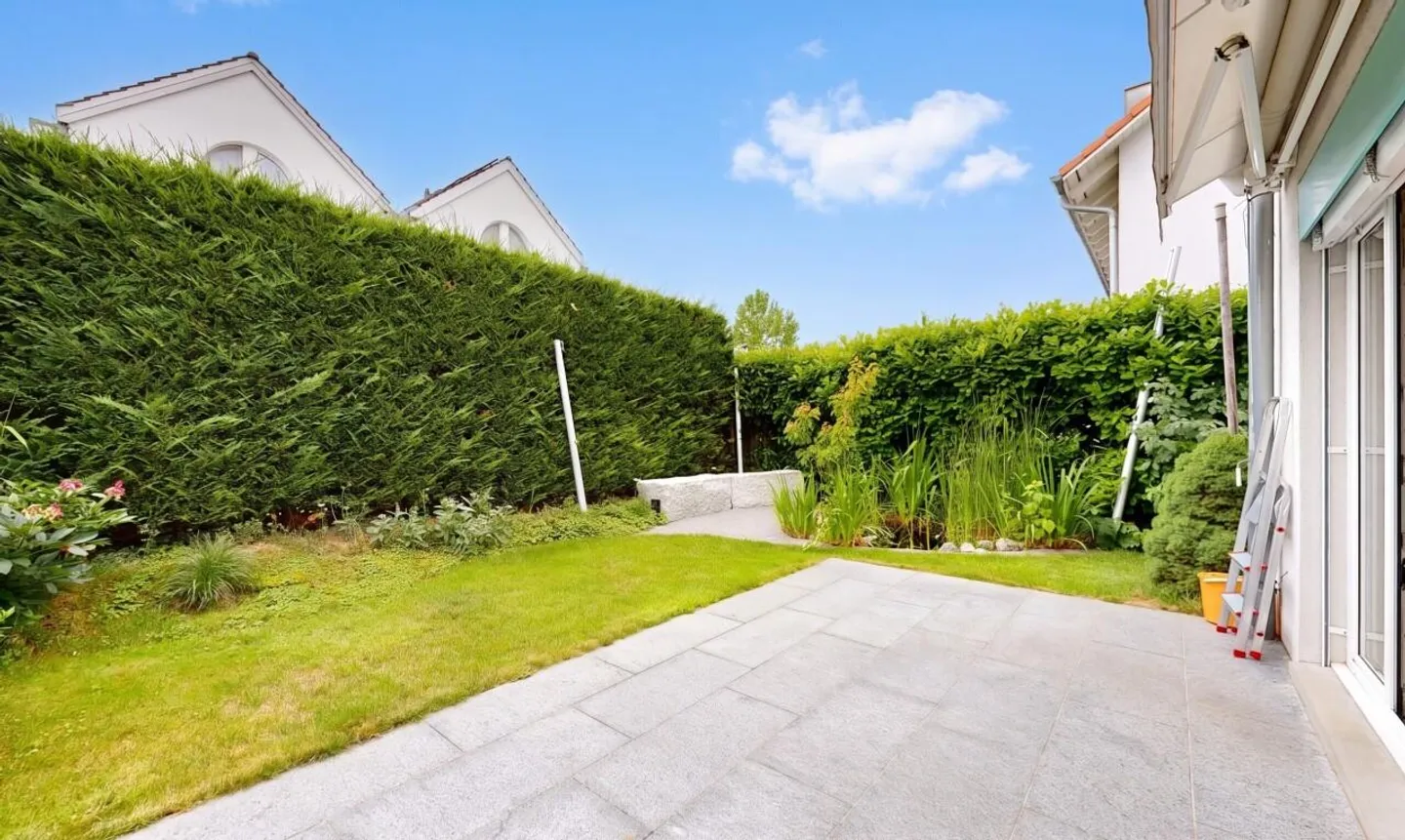 Well-maintained 5-room semi-detached family house in a family-friendly location - Photo 5 of 11