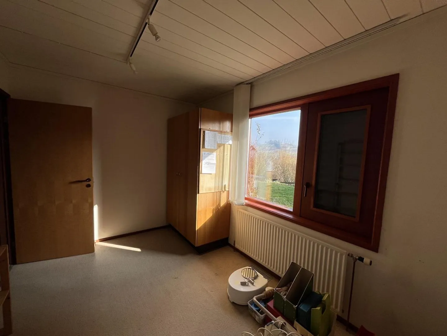 Paradiso verde con bungalow sulla pendenza soleggiata a Schleitheim in vendita... - Foto 12 di 20