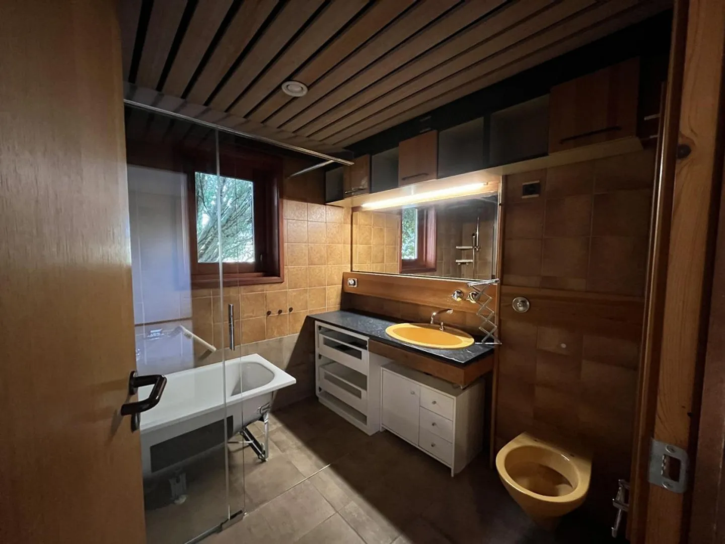 Paradiso verde con bungalow sulla pendenza soleggiata a Schleitheim in vendita... - Foto 7 di 20