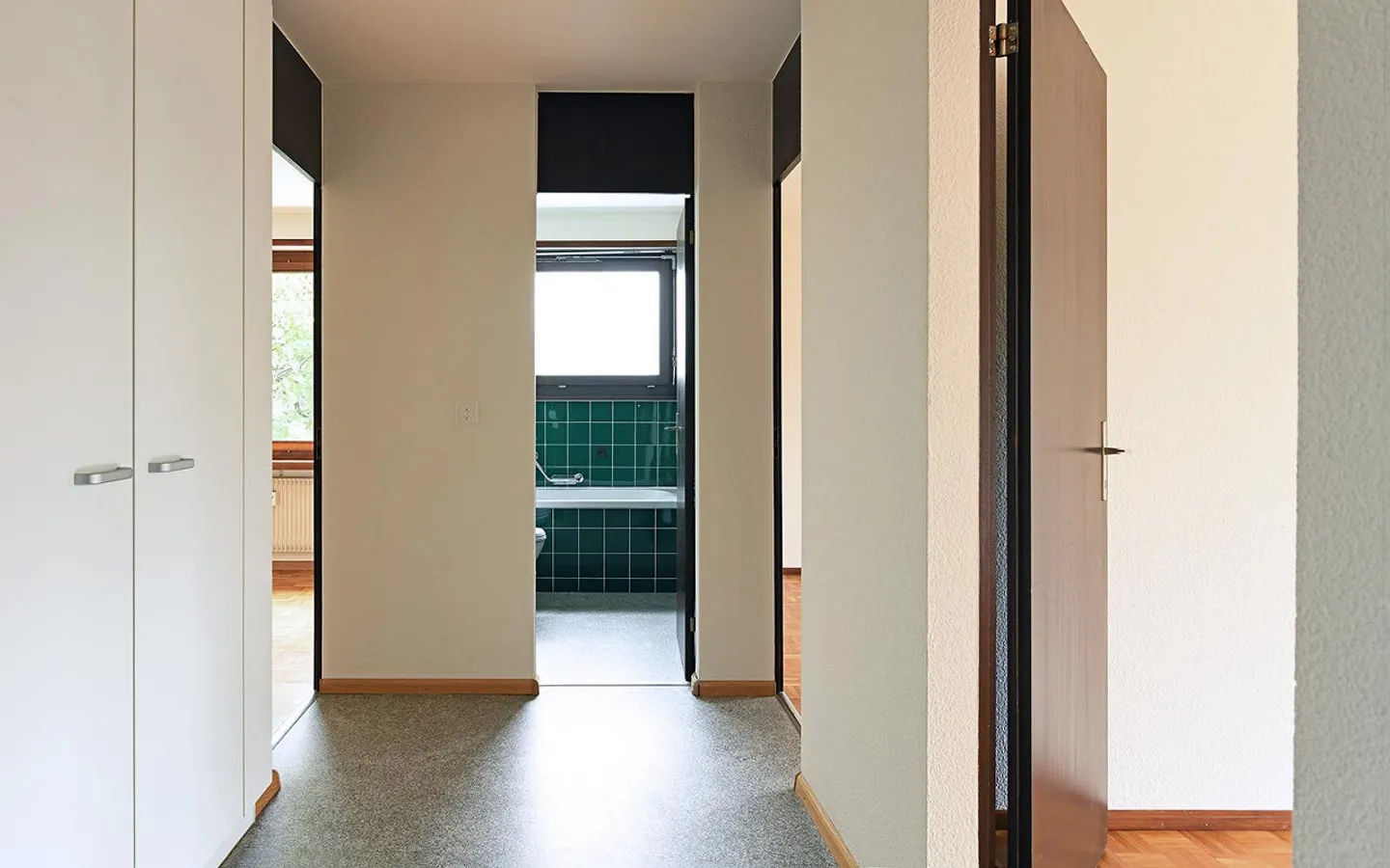Appartamento spazioso in una zona residenziale tranquilla - Foto 5 di 8