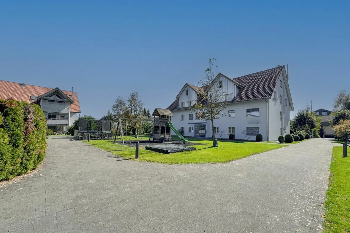 Générosité et légèreté lumineuse : Maisonette en penthouse en bordure de ville - Photo 14 sur 14