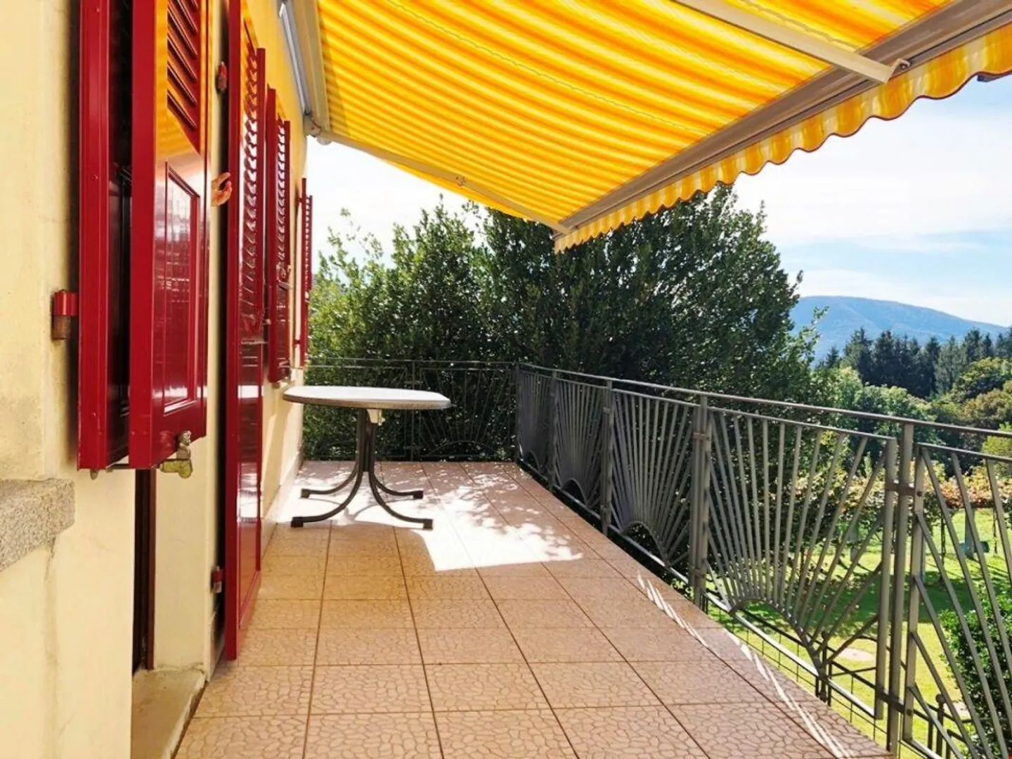 Geräumiges und ruhiges Einfamilienhaus mit Garten - Foto 6 von 13