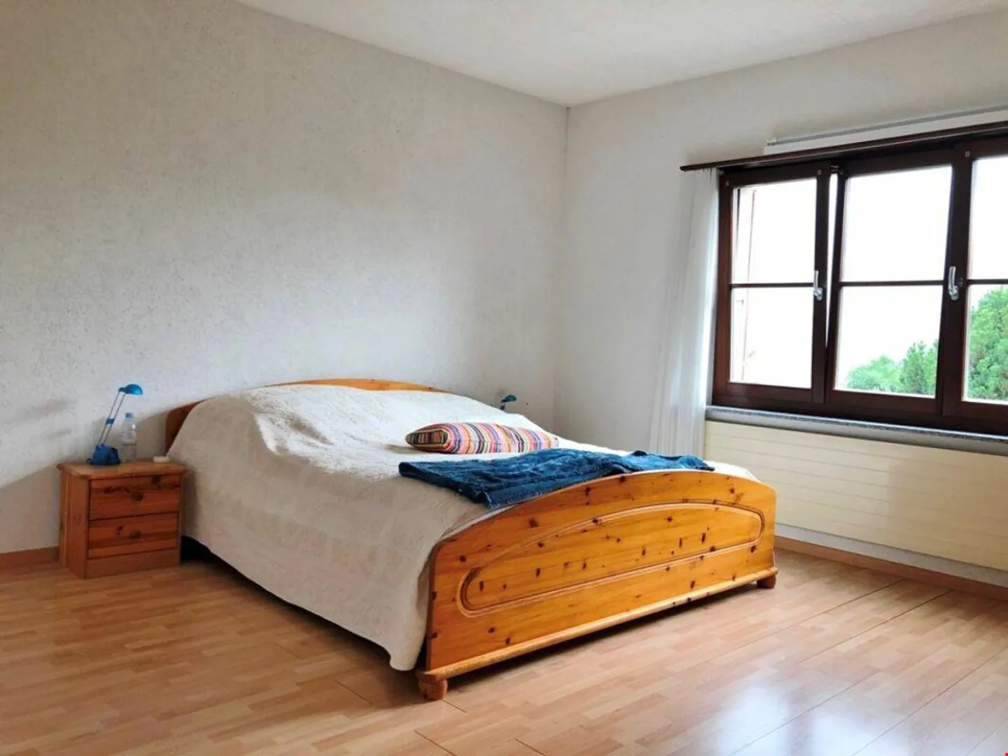 Geräumiges und ruhiges Einfamilienhaus mit Garten - Foto 11 von 13