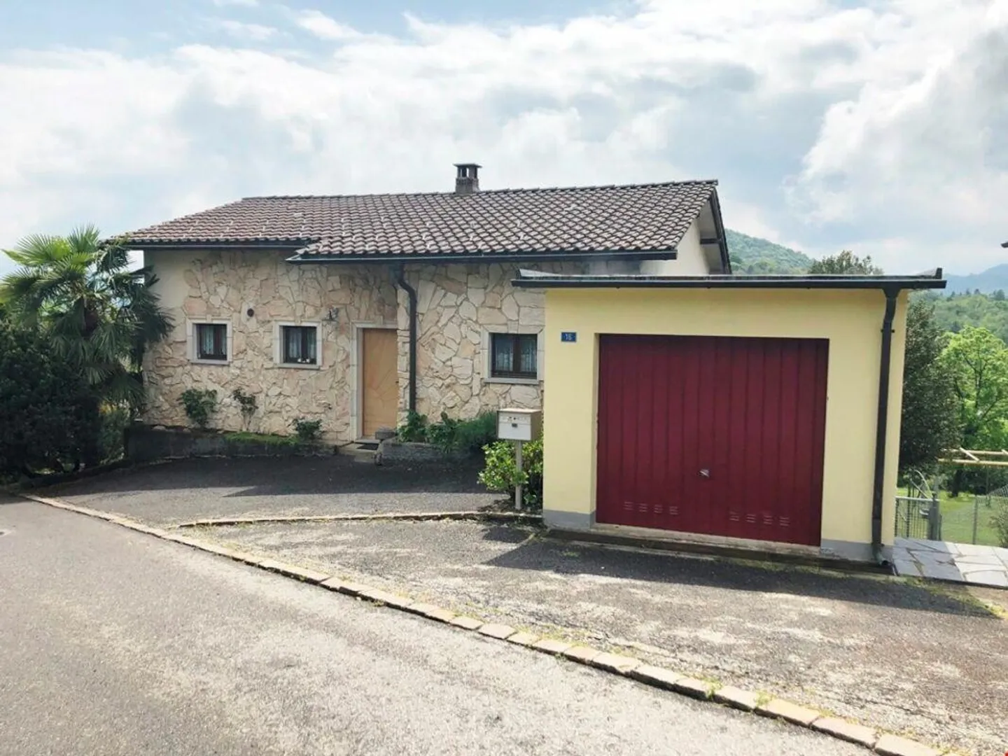 Geräumiges und ruhiges Einfamilienhaus mit Garten - Foto 13 von 13