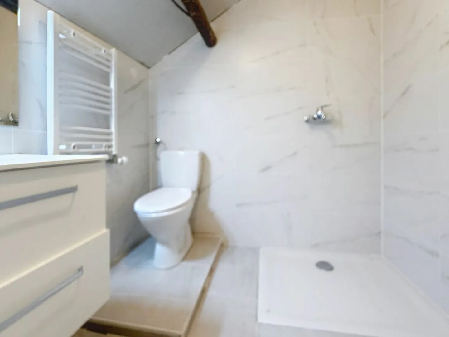 Chalet with 16 rooms - Photo 14 of 15