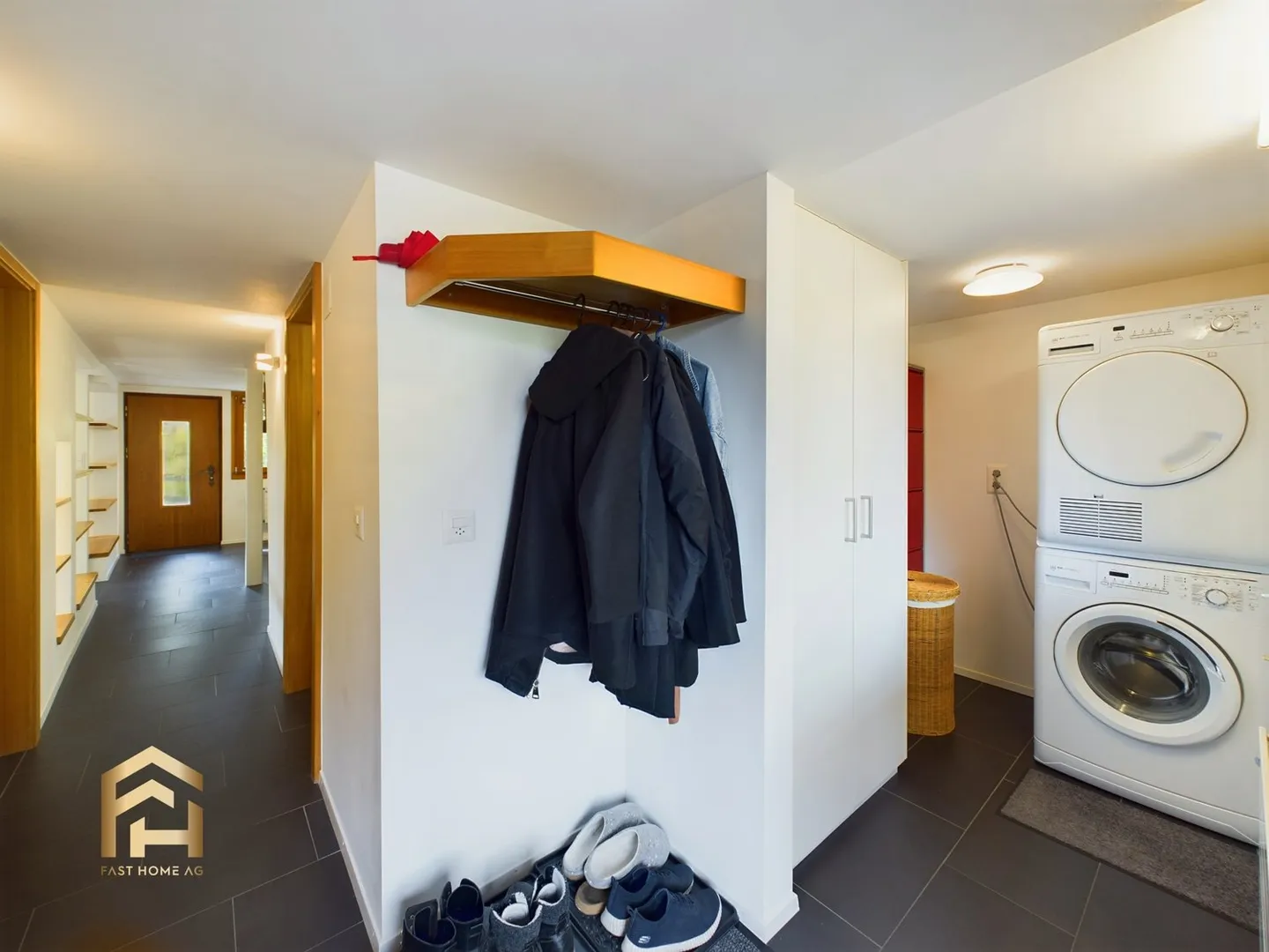 Charmantes Walliserhaus mit 3 Wohnungen, Geschichte und Ausbaupotenzia - Photo 5 of 13