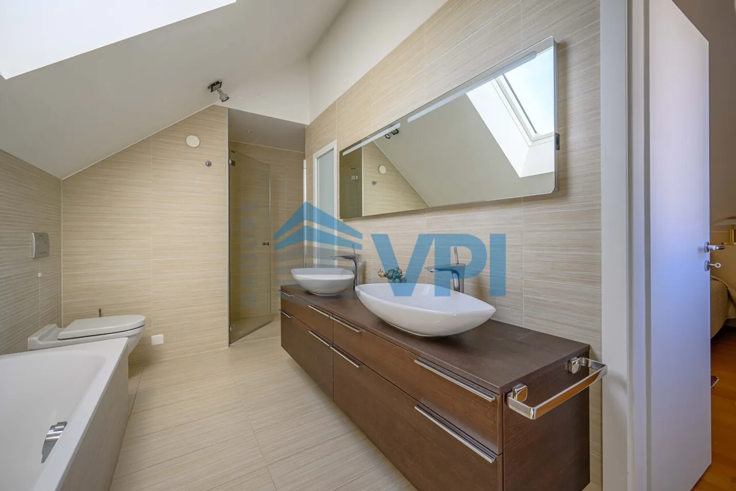 Hochwertige Wohnung in unmittelbarer Nähe zum See - Foto 8 von 10