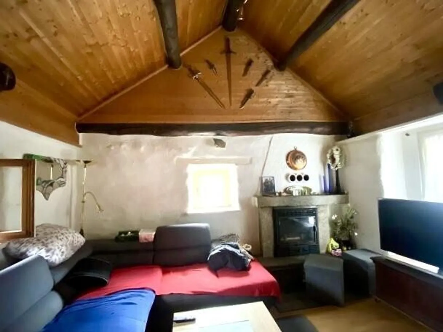 rustico di 3 1/2 locali molto tranquilla, soleggiata con bella vista - Foto 4 di 13