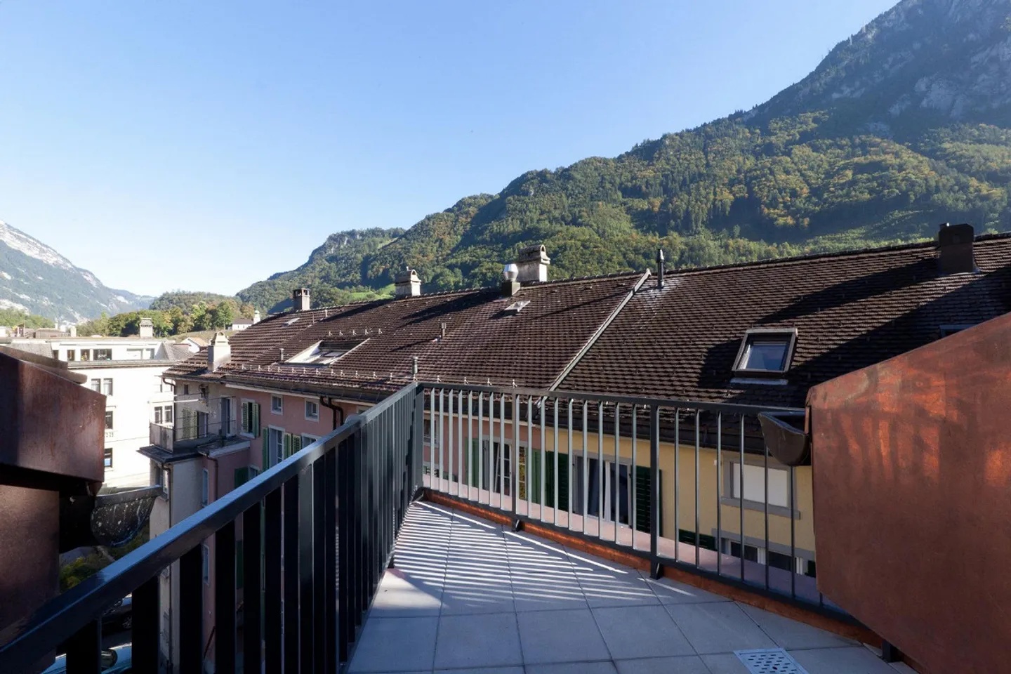 Maisonette lumineuse avec terrasse sur le toit - Photo 5 sur 5