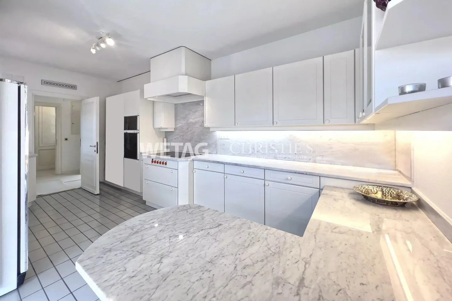 Luxurious apartment with large terrace & charming view of... - Photo 7 of 10