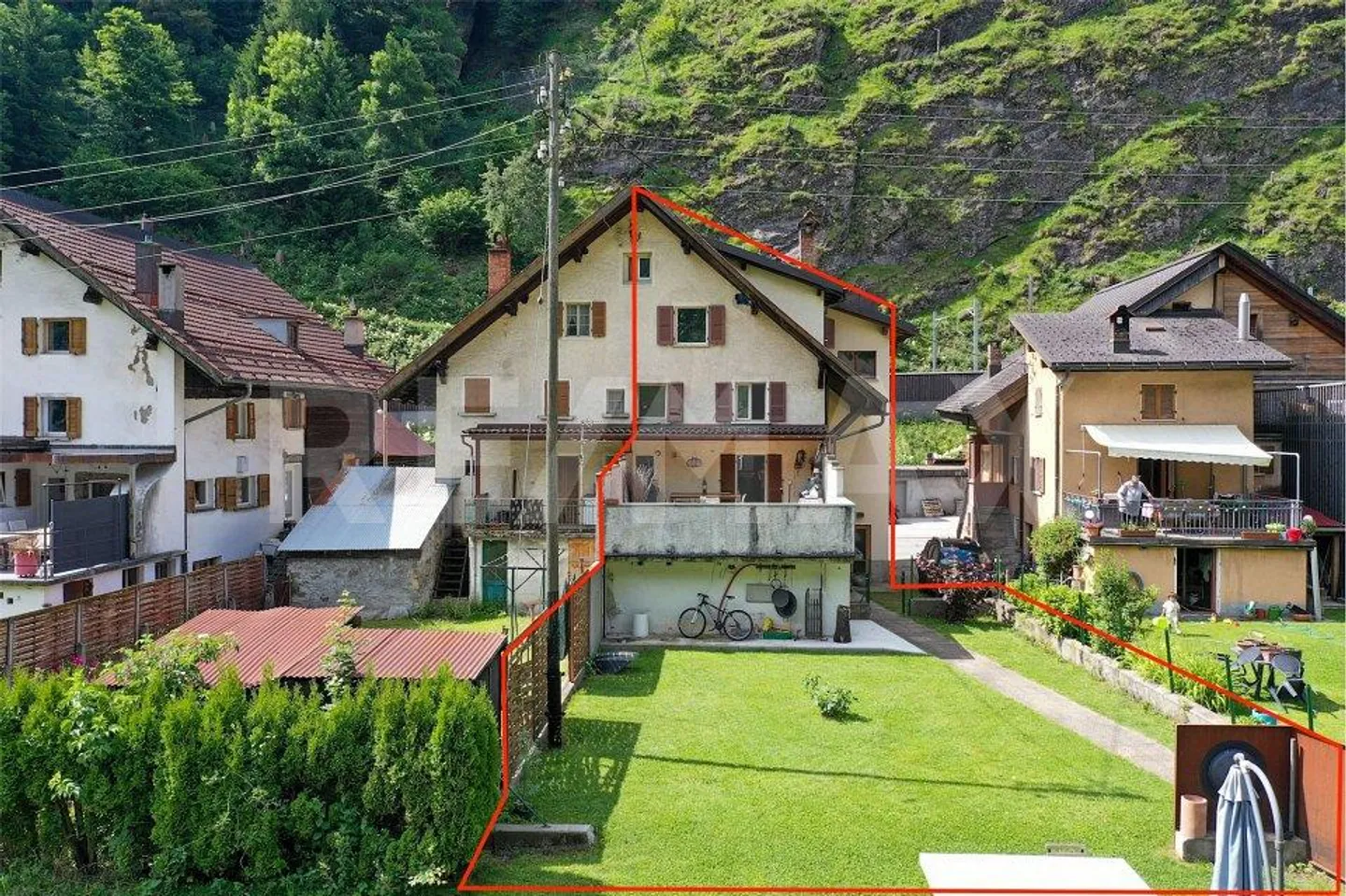 Maison de 7 pièces avec jardin - Photo 1 sur 13
