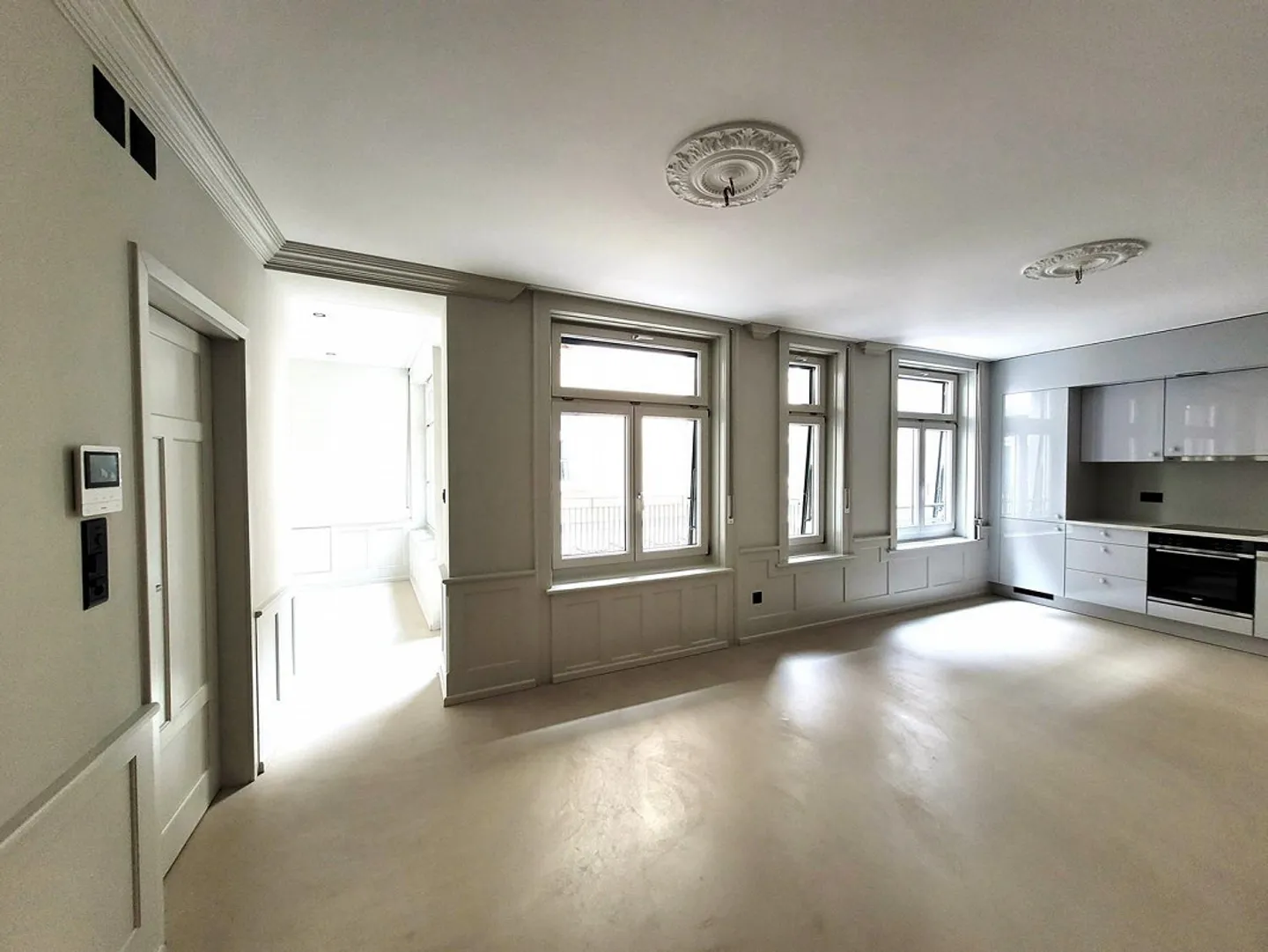 Exclusive first rental after renovation in the old town of St. Gallen - Photo 5 of 8
