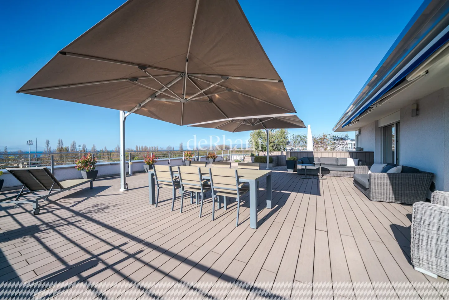 Exceptional penthouse 226 m2 PPE Panoramic terrace on Lake Geneva - Photo 1 of 12