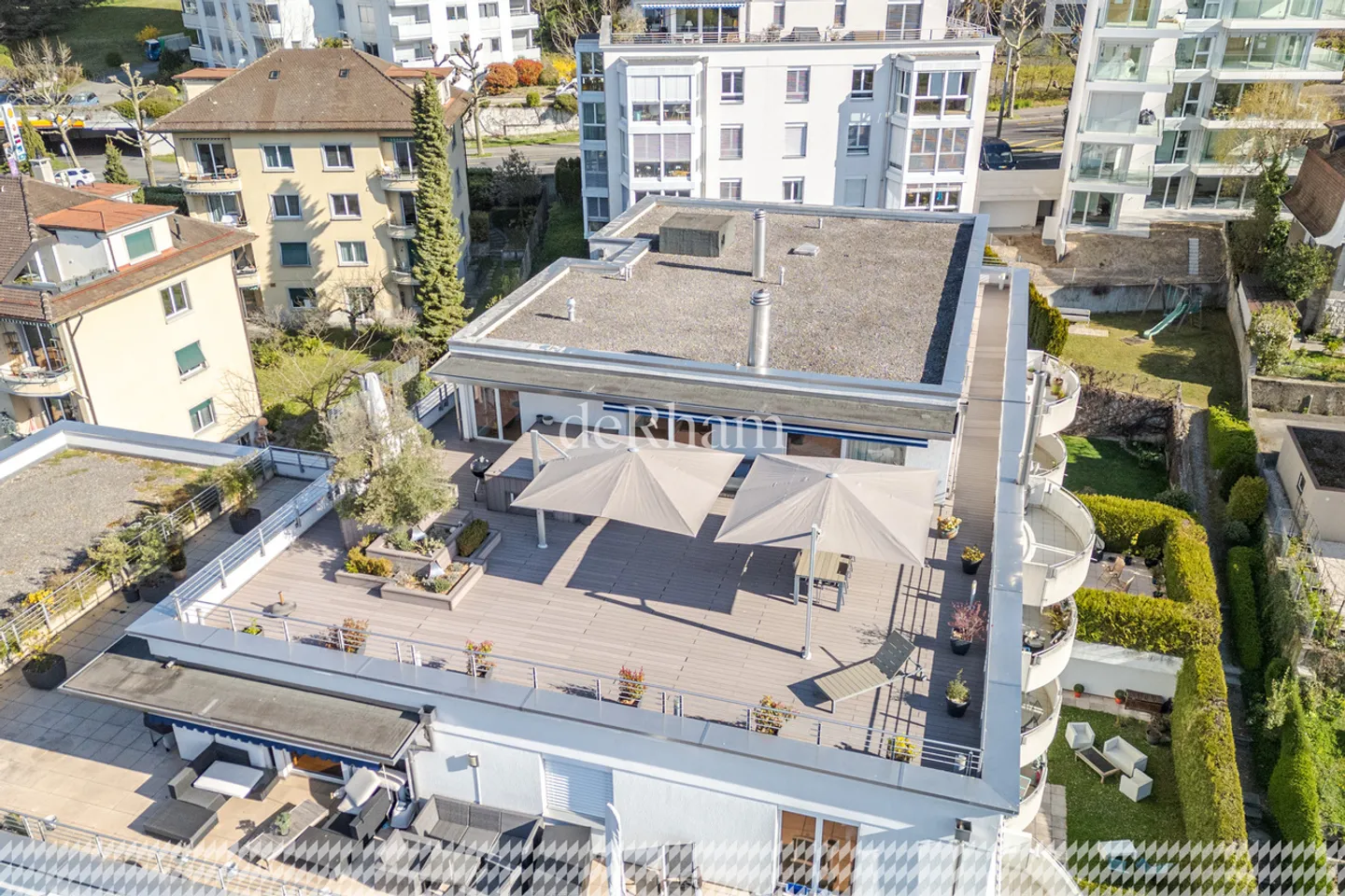 Exceptional penthouse 226 m2 PPE Panoramic terrace on Lake Geneva - Photo 2 of 12