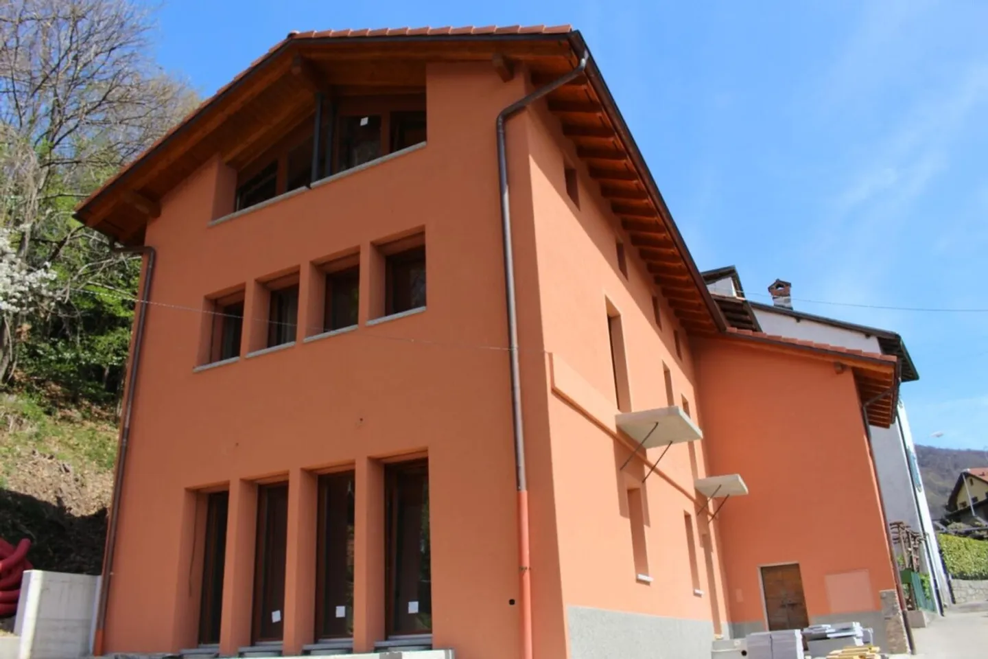 Elegant Detached House in Davesco-Soragno - Photo 1 of 13
