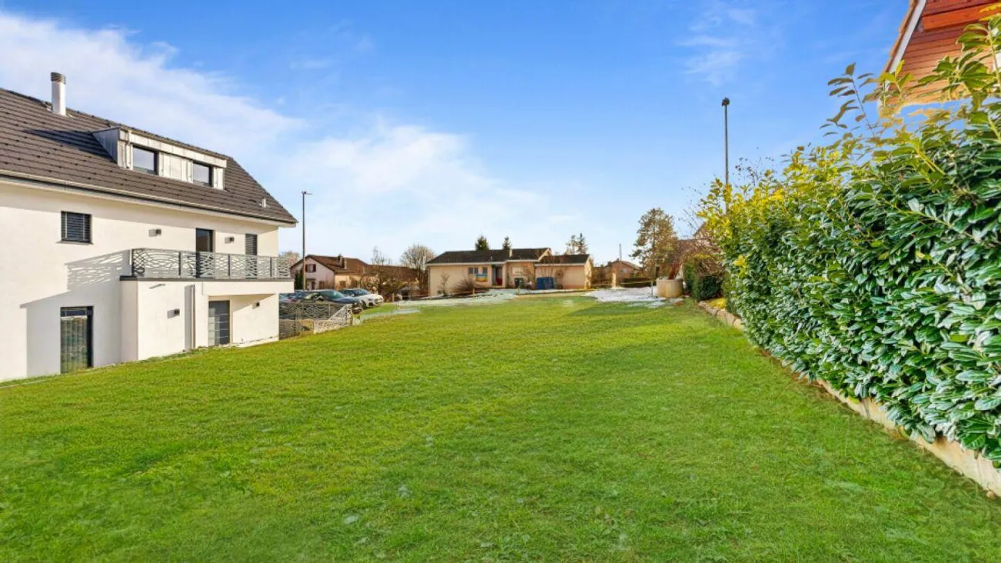 Wonderful building plot for a single or two-family house - Photo 5 of 8