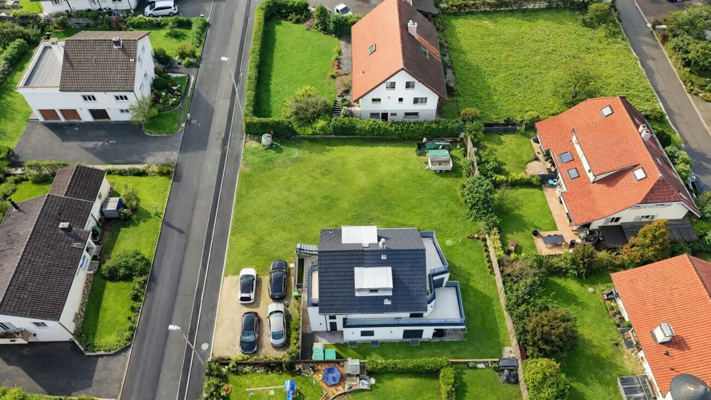 Wonderful building plot for a single or two-family house - Photo 8 of 8