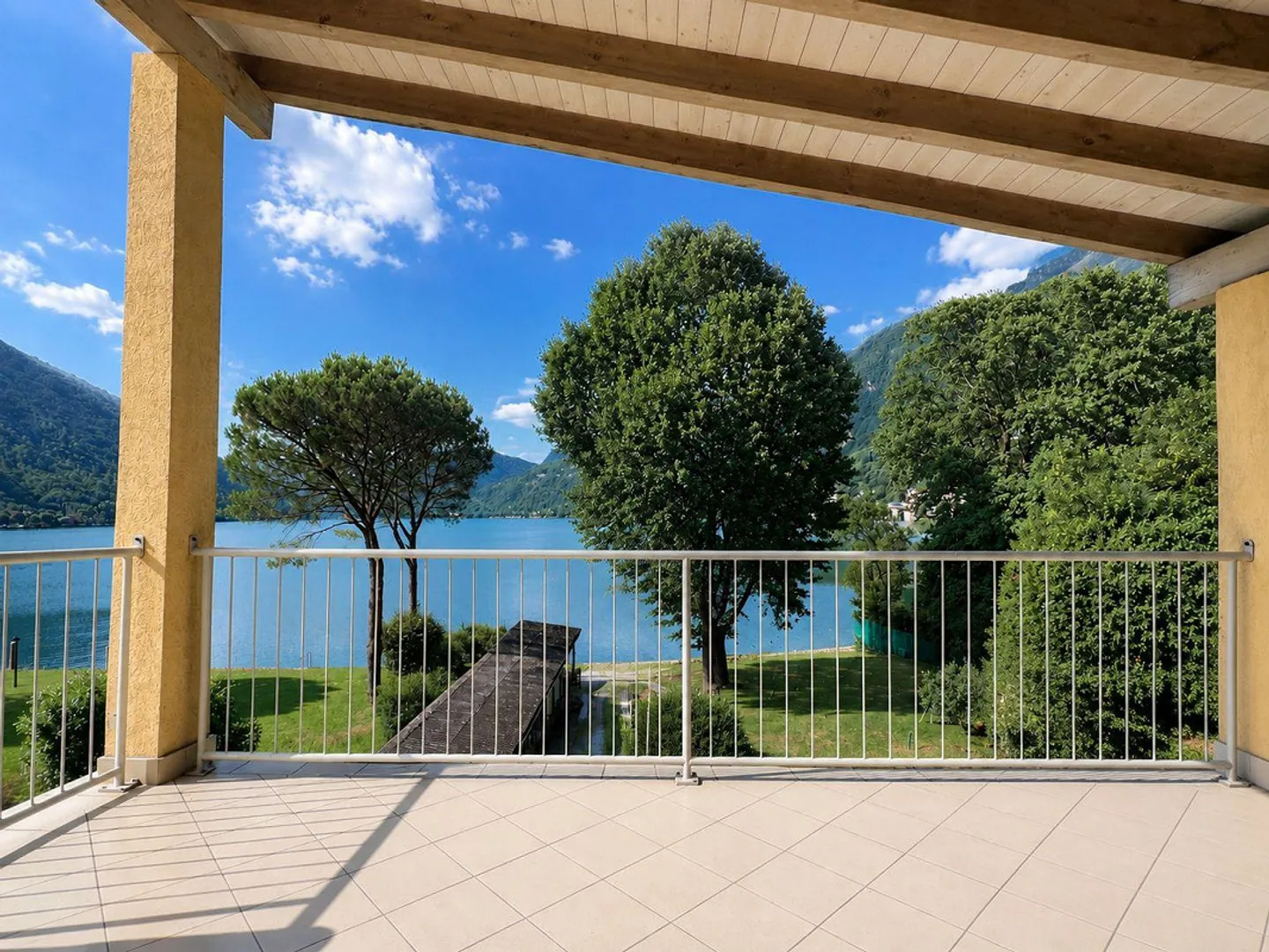 Attique fascinant avec vue sur le lac de 5,5 pièces - Photo 2 sur 15