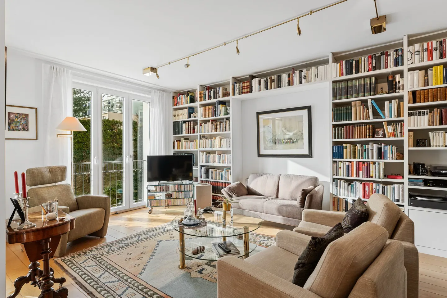 Elegant Living in the Tivoli Residence - Exclusive Location by Lake Lucerne - Photo 1 of 8