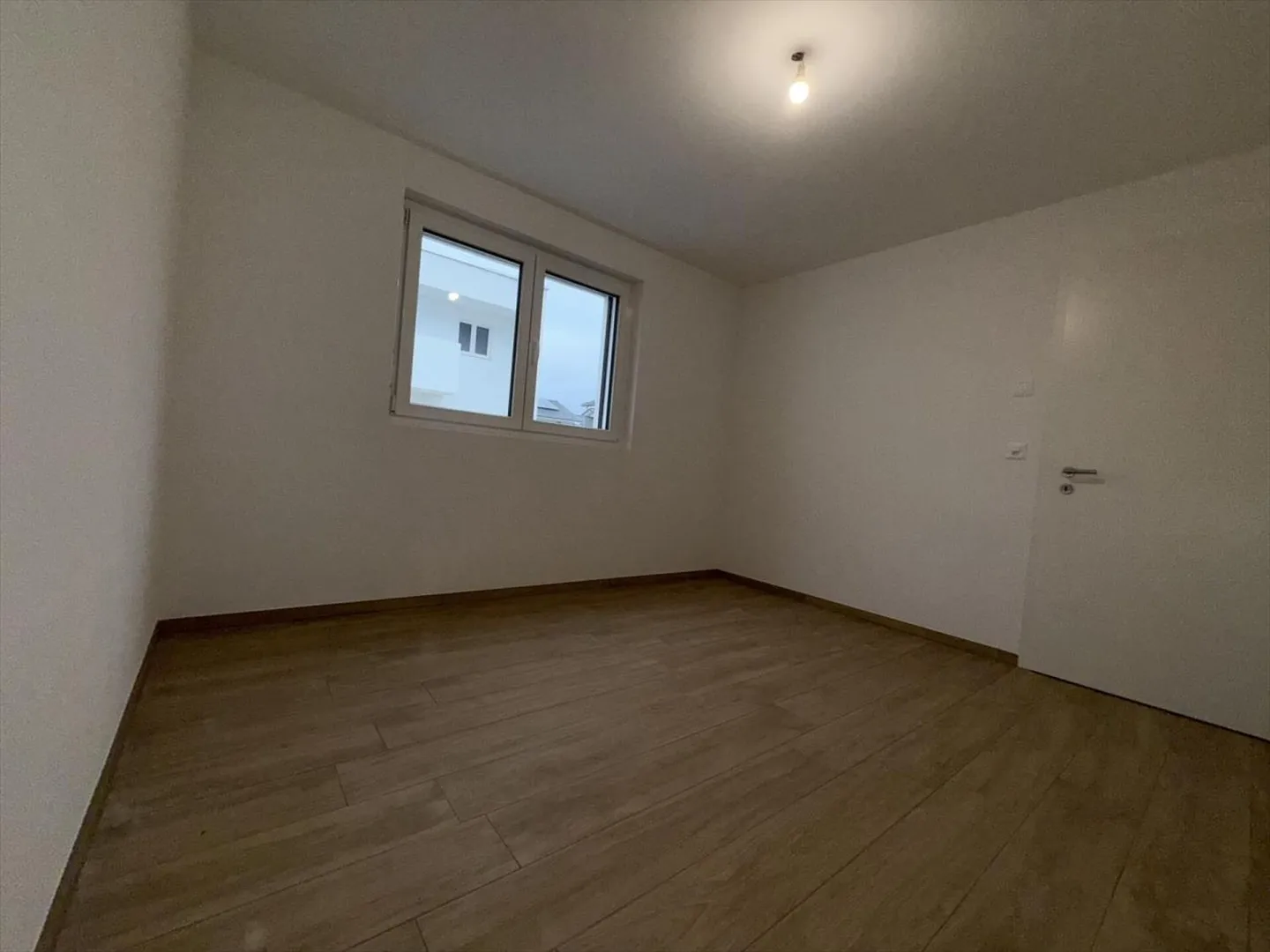 Maison contiguë 5.5 pièces - Photo 12 sur 13