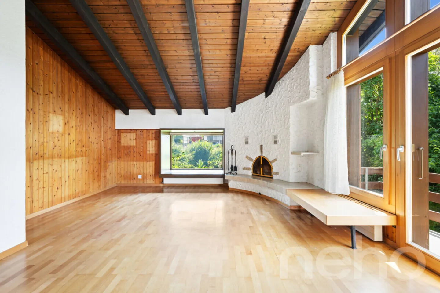 Charming Family Home with Garden - Photo 3 of 12