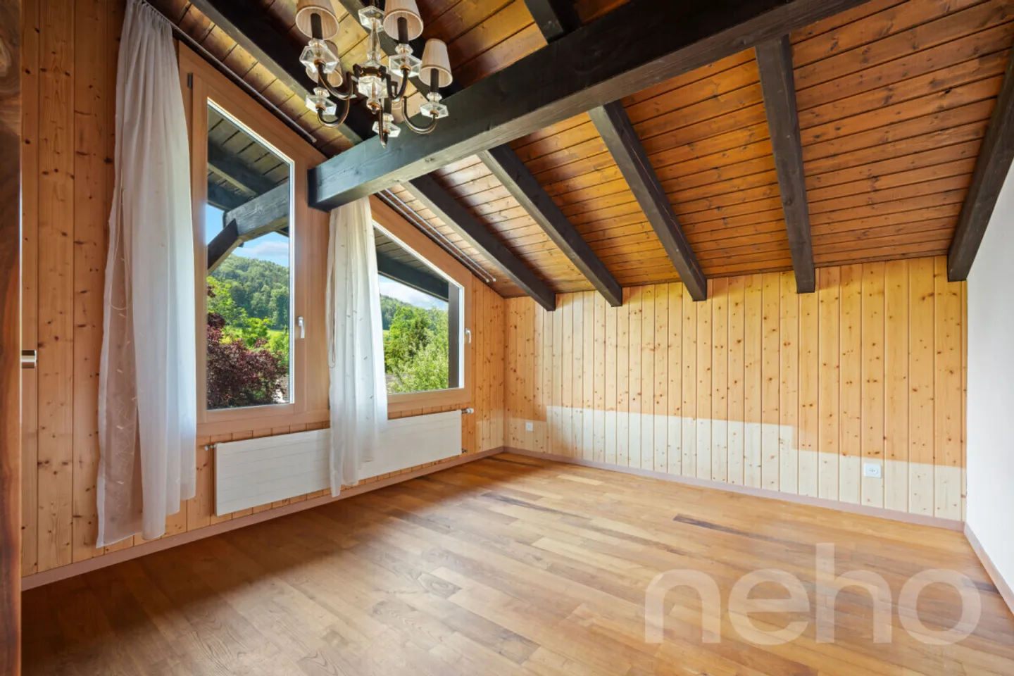 Charming Family Home with Garden - Photo 8 of 12