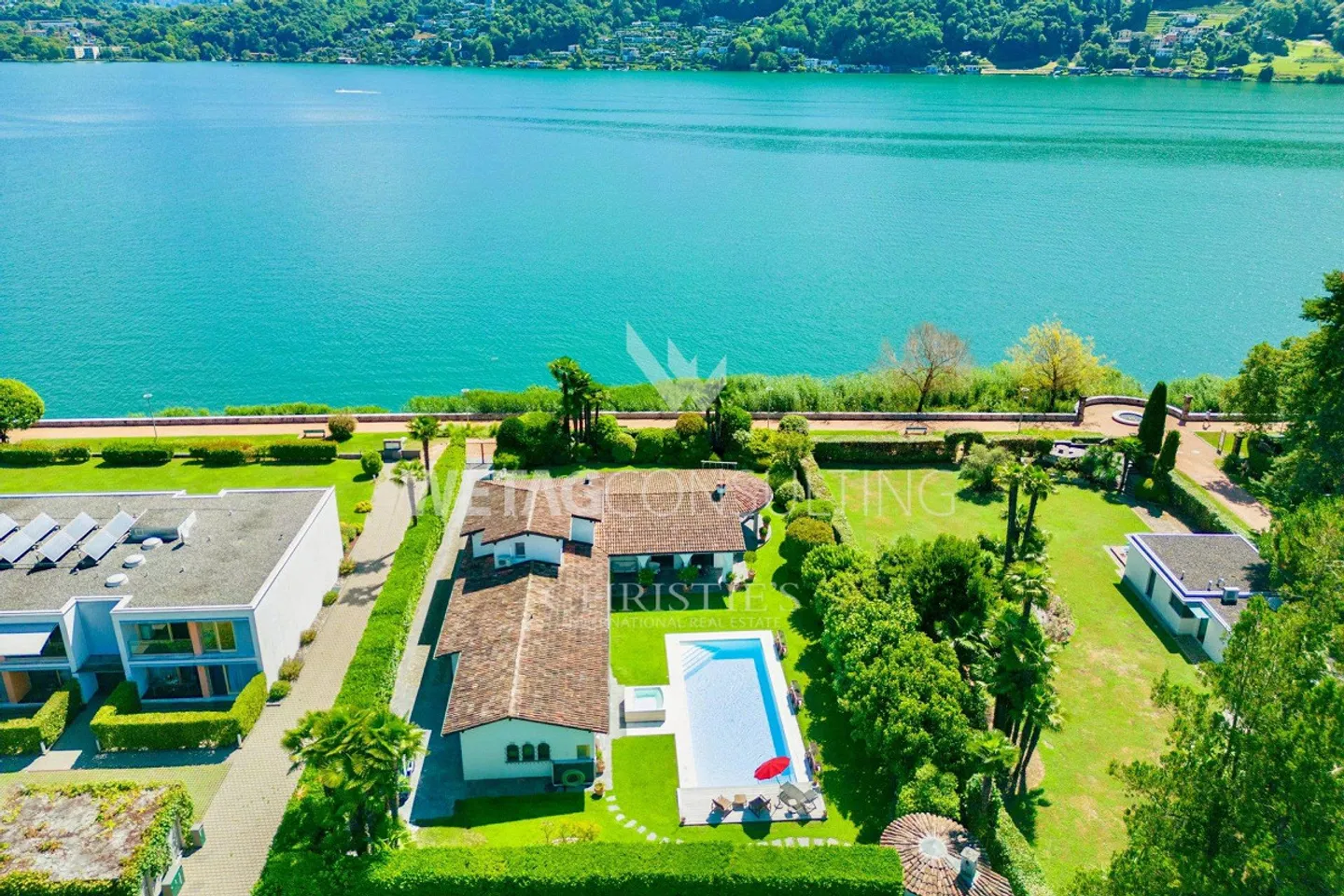 Villa elegante con piscina a Lugano-Magliaso in vendita, direttamente su ... - Foto 1 di 13