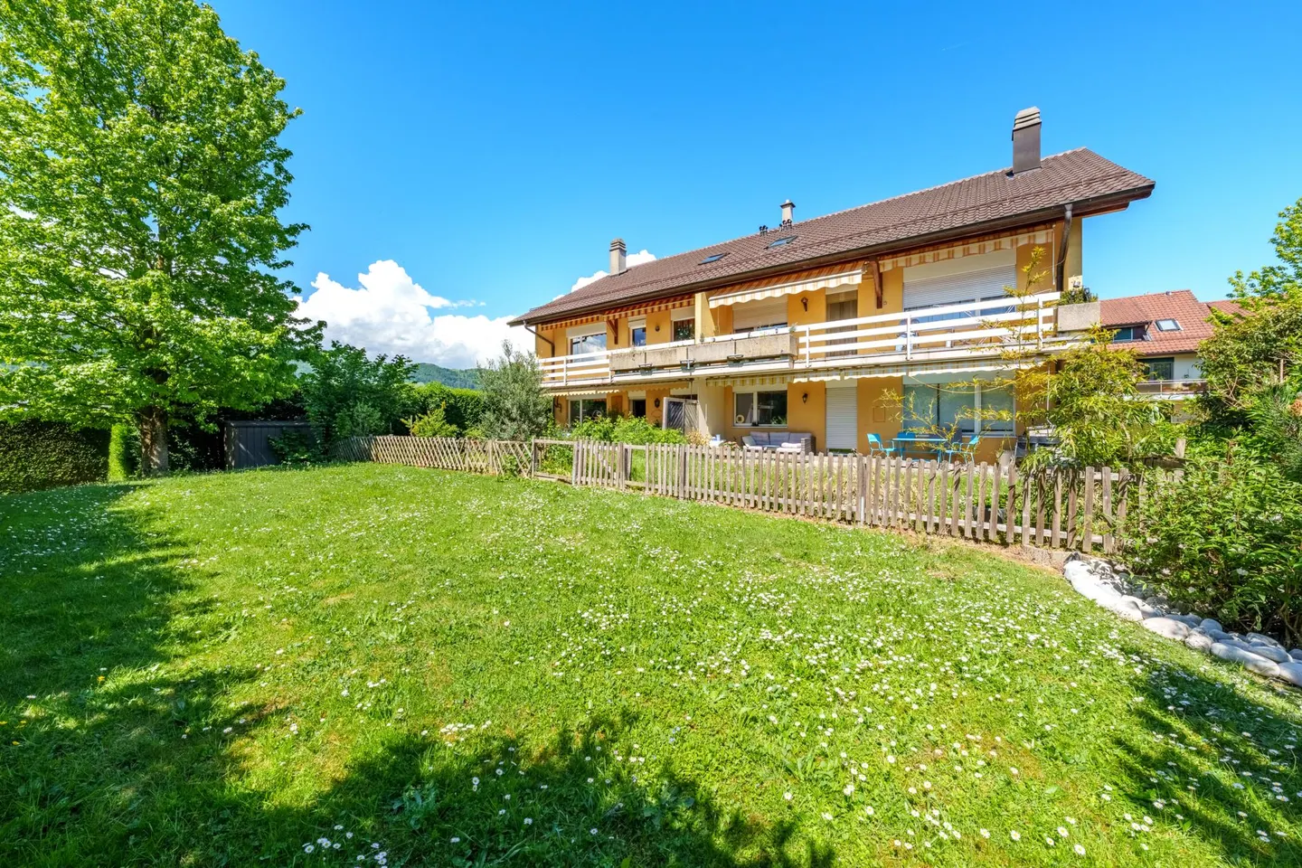 Charming Apartment in Bursinel - Photo 4 of 9