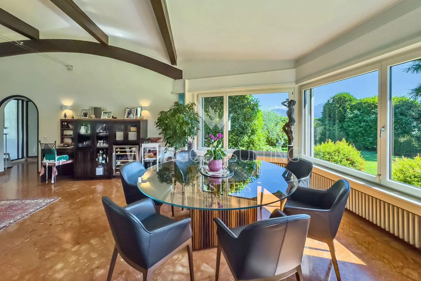 Villa elegante con piscina a Lugano-Magliaso in vendita, direttamente su ... - Foto 3 di 13