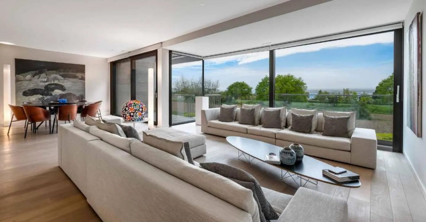 Coup de cœur: sublime contemporary duplex with gardens, view of the fields and the lake - Photo 3 of 11