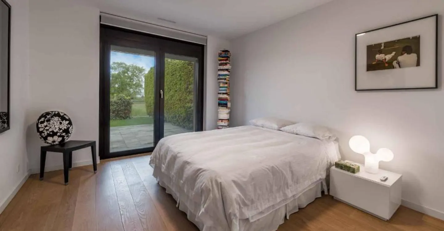 Coup de cœur: sublime contemporary duplex with gardens, view of the fields and the lake - Photo 10 of 11