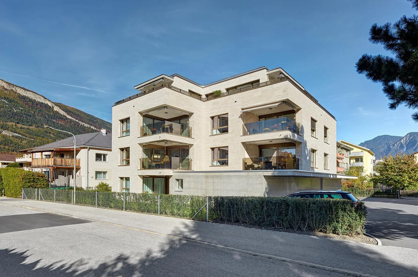 Moderno appartamento attico di 2,5 stanze in posizione tranquilla - Foto 1 di 7