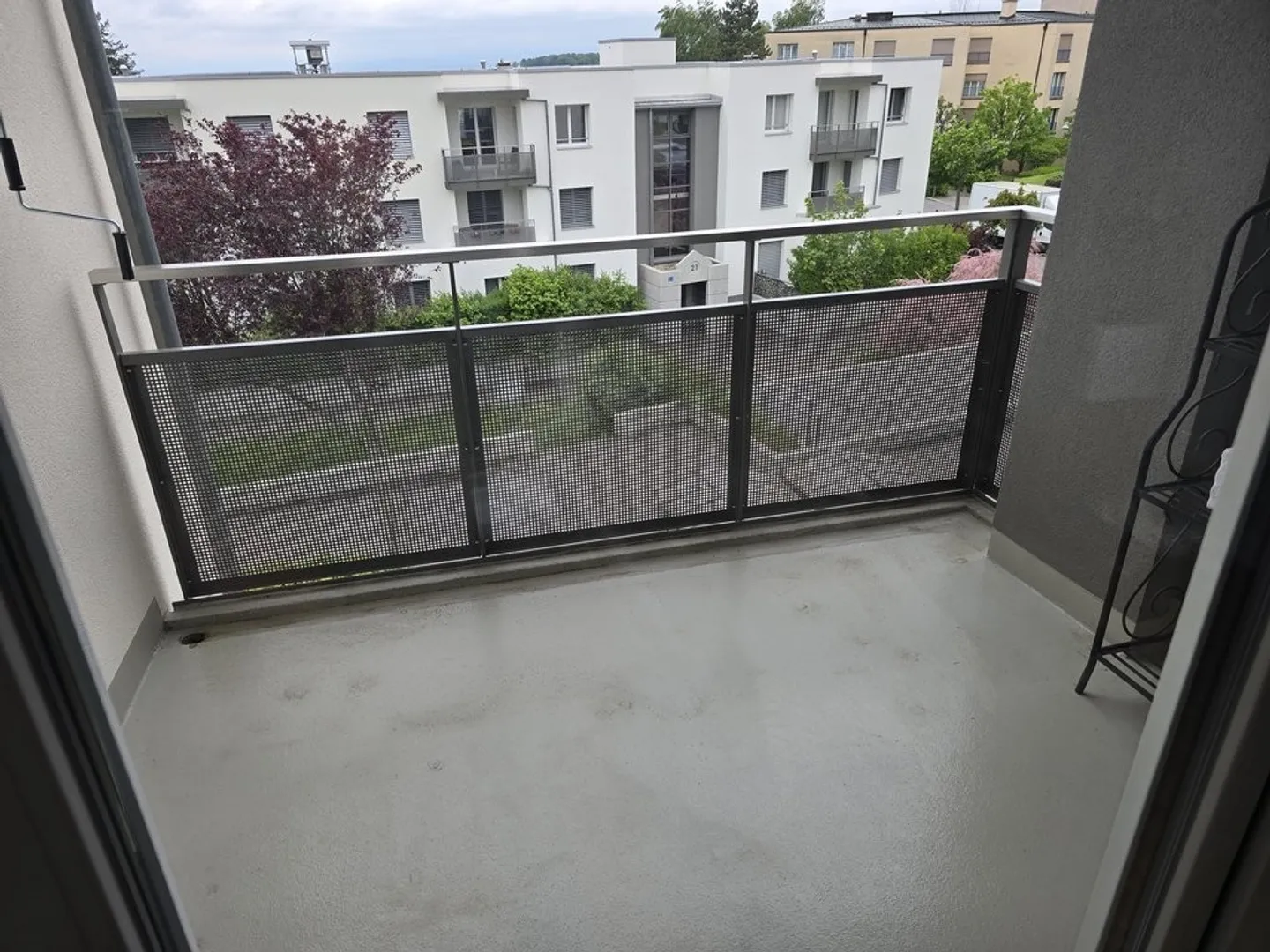 1ST NET RENT OFFERED - Housing located in a family neighborhood! - Photo 3 of 9