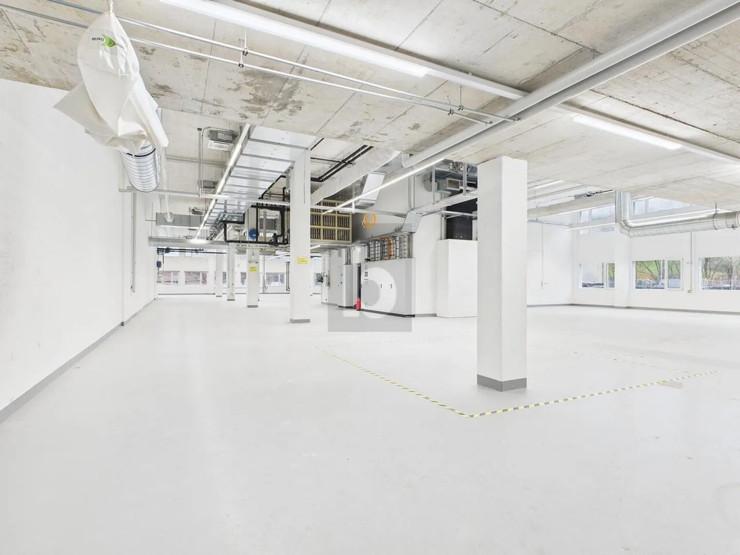 KLIMATISIERT MIT HOHEN DECKEN - Foto 2 von 6