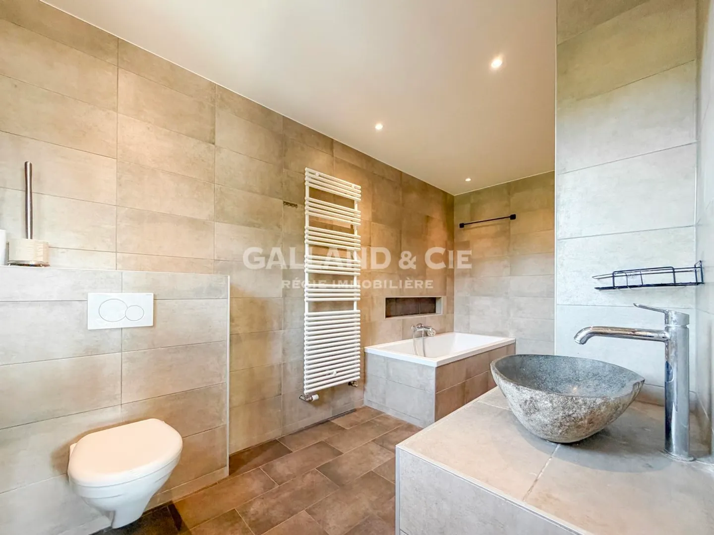 Charmante Maison Individuelle avec Jardin - Photo 9 sur 19