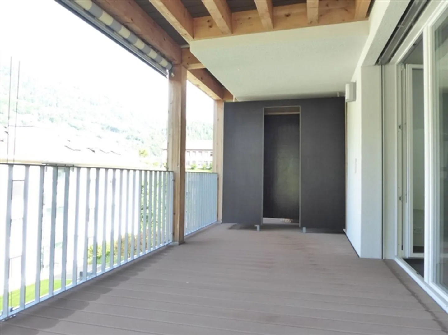 Modern 3 1/2-room apartment with large balcony - Photo 3 of 15