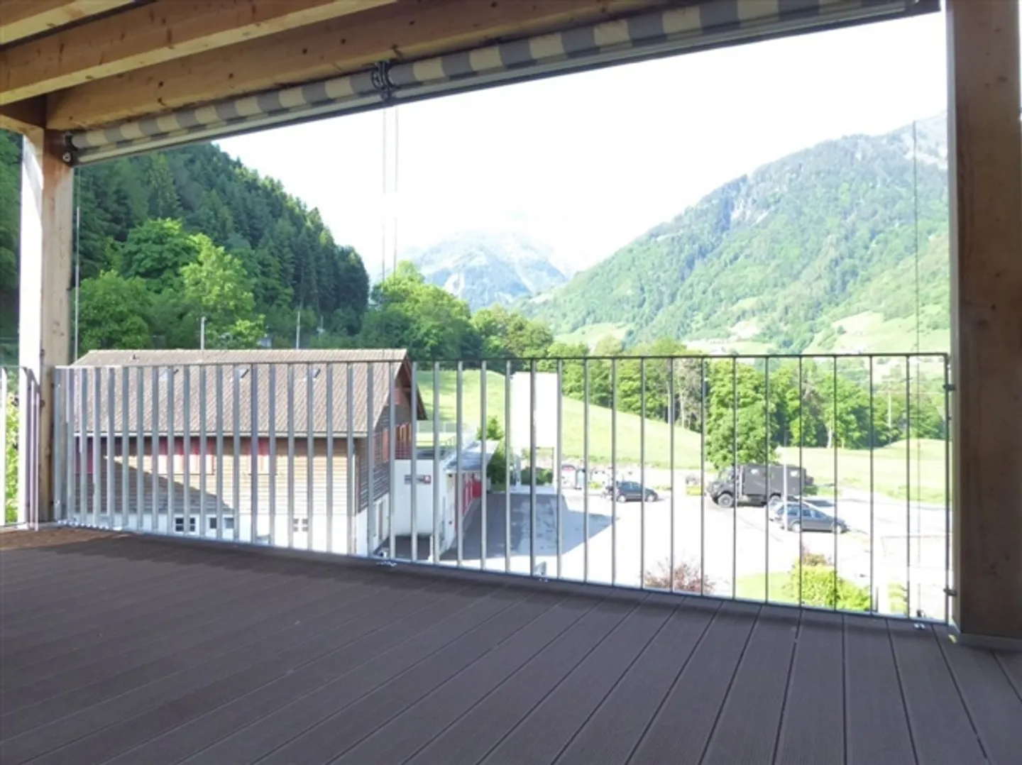 Modern 3 1/2-room apartment with large balcony - Photo 4 of 15