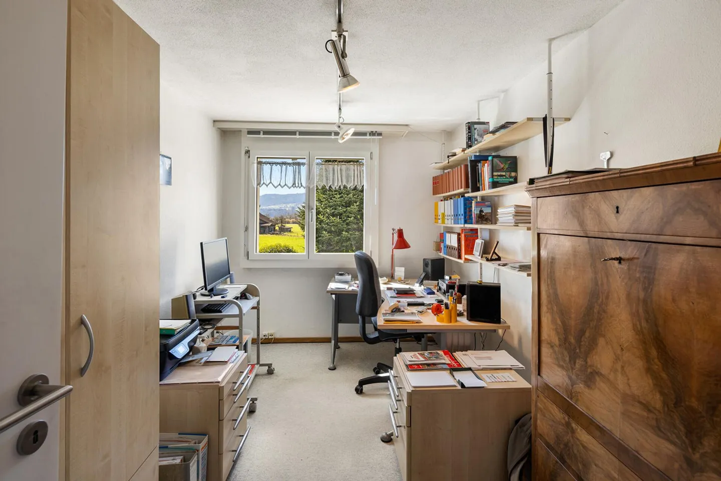 Incantevole casa a schiera angolare in posizione attraente vicino al Greifensee - Foto 9 di 37