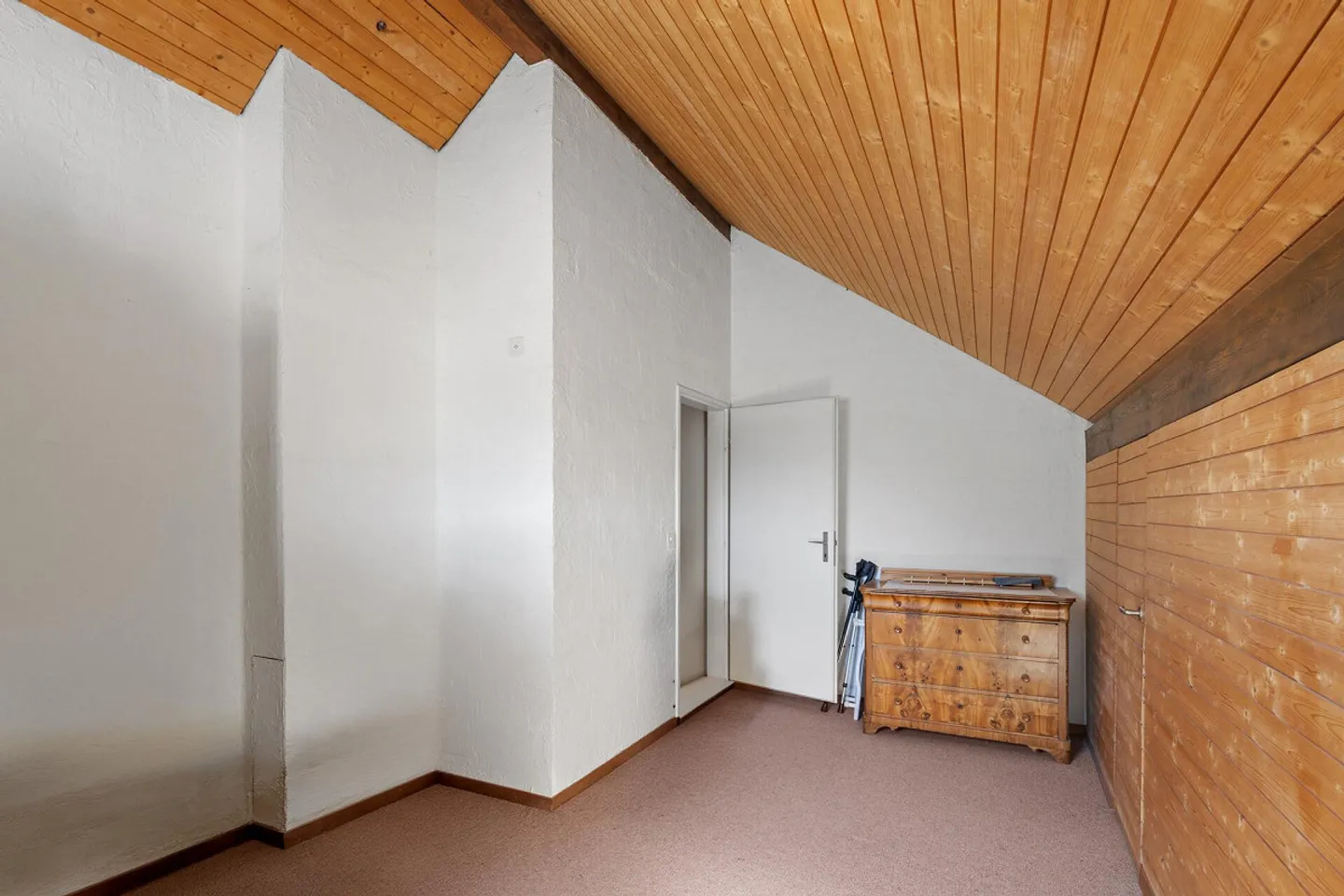 Incantevole casa a schiera angolare in posizione attraente vicino al Greifensee - Foto 15 di 37