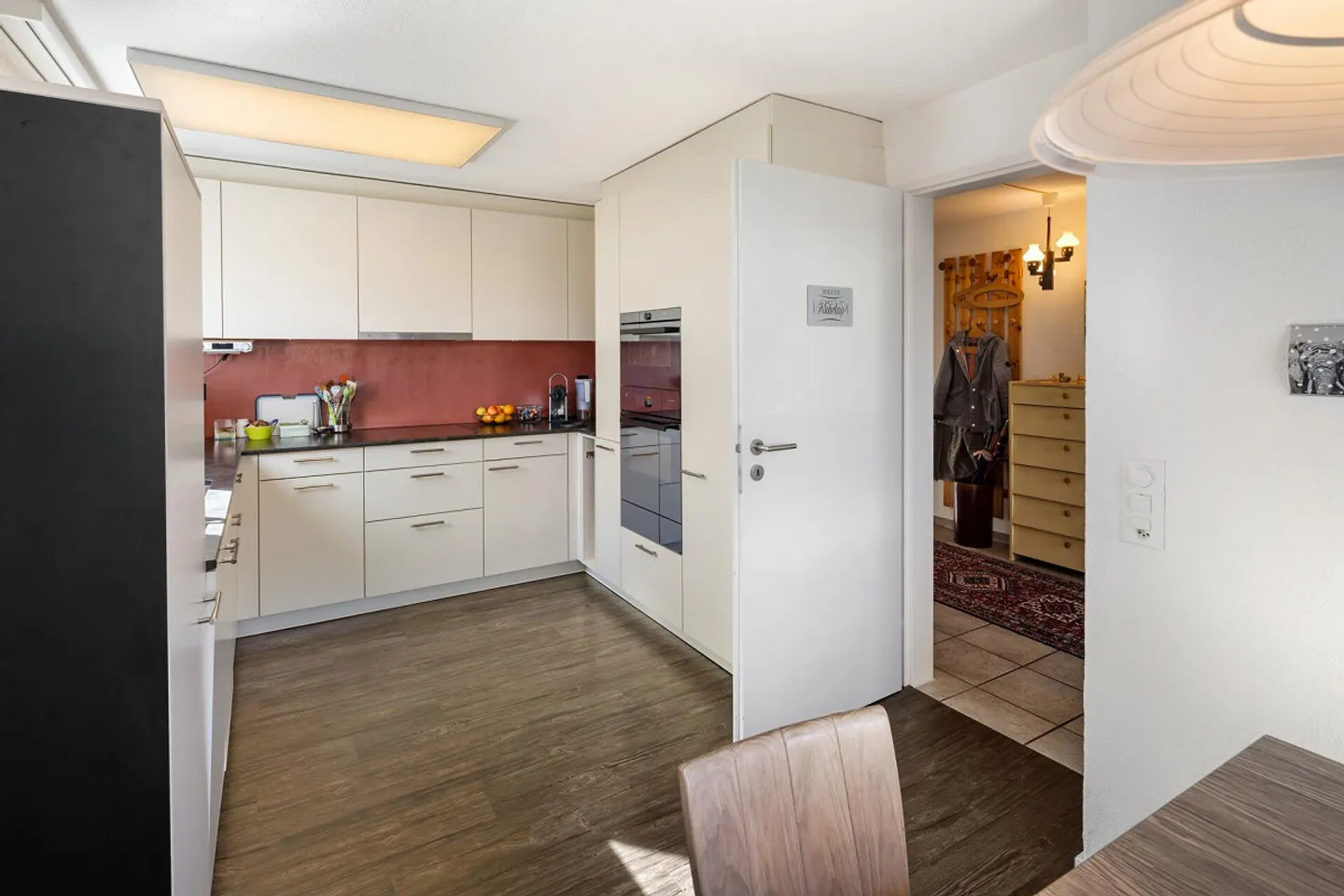 Incantevole casa a schiera angolare in posizione attraente vicino al Greifensee - Foto 19 di 37