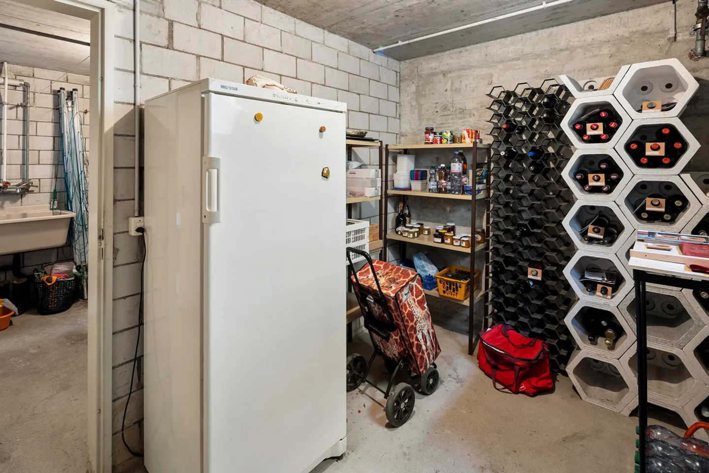 Incantevole casa a schiera angolare in posizione attraente vicino al Greifensee - Foto 24 di 37