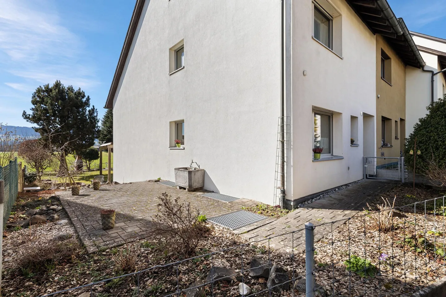 Incantevole casa a schiera angolare in posizione attraente vicino al Greifensee - Foto 28 di 37