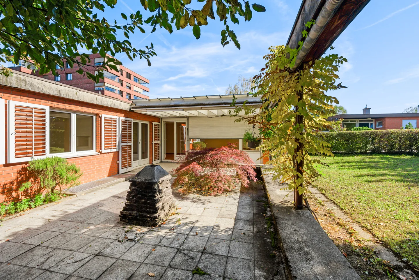 Row corner house in bungalow style in Binningen (in building rights) - Photo 3 of 16
