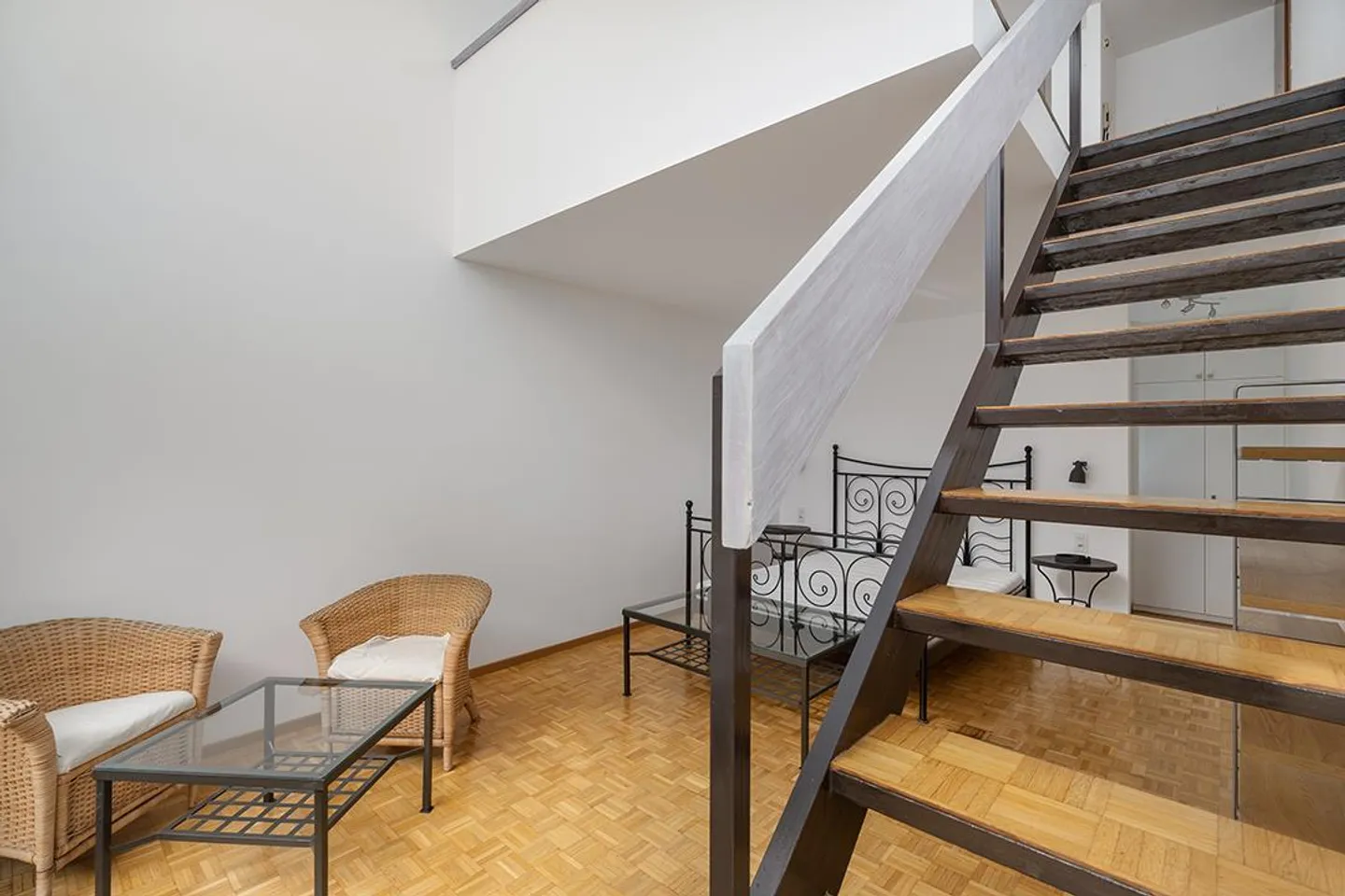 Luminoso duplex con giardino nel cuore della città - Foto 5 di 11