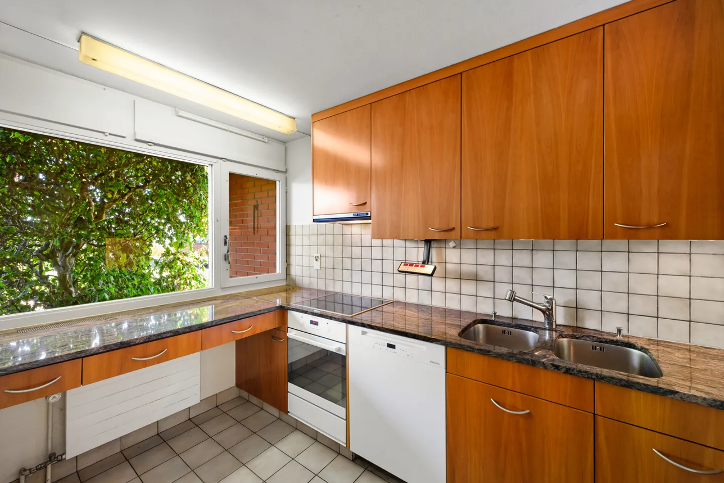 Row corner house in bungalow style in Binningen (in building rights) - Photo 6 of 16