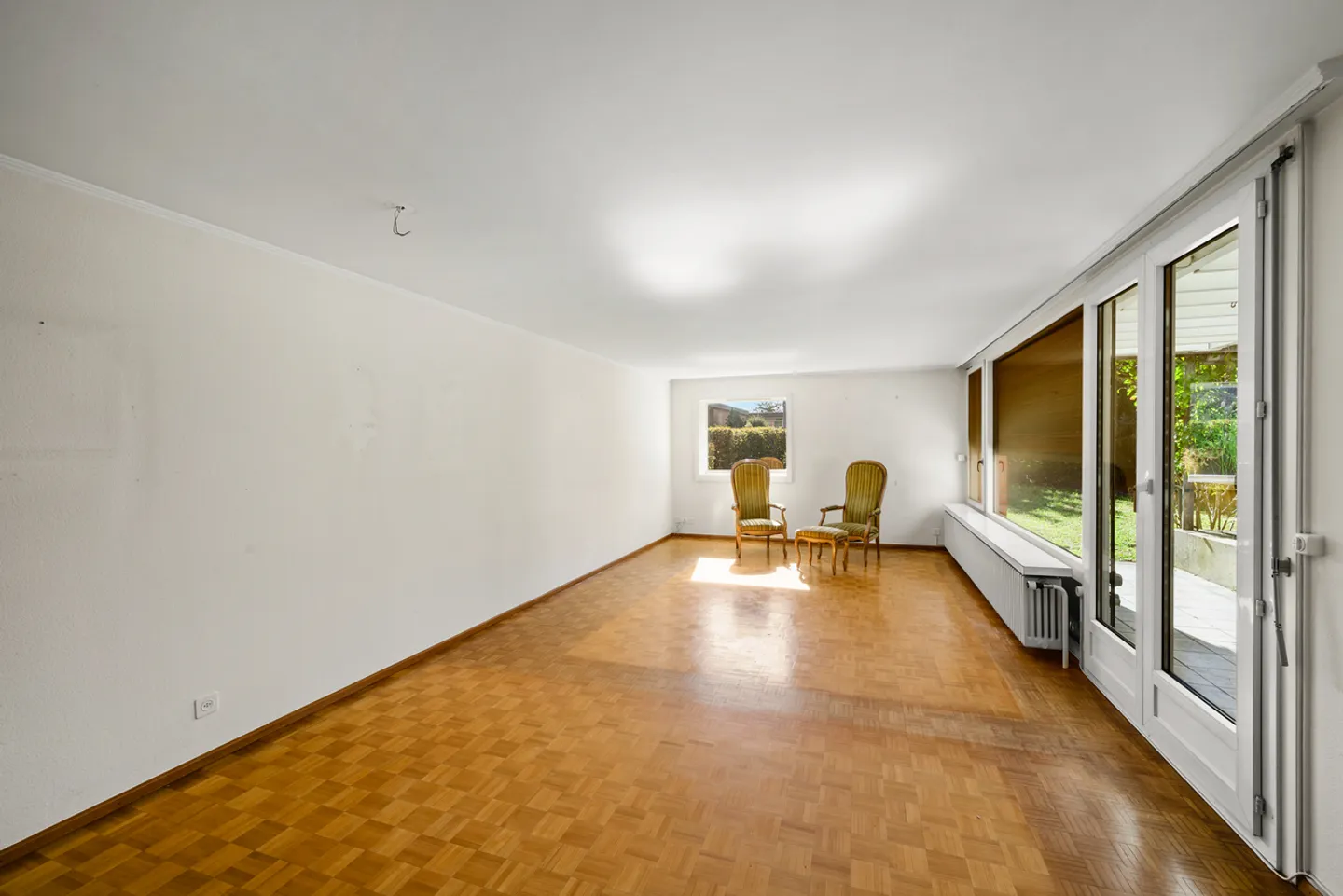 Row corner house in bungalow style in Binningen (in building rights) - Photo 5 of 16